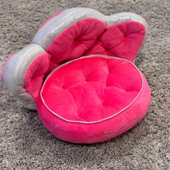 Justice Pet Shop Hot Pink Super Soft Lounging Sofa Perfect Condition - Picture 4 of 6